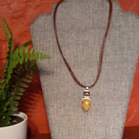 Signed Roman 3 Strand Cord Choker with Teardrop Jasper Pendant - Picture 1 of 3